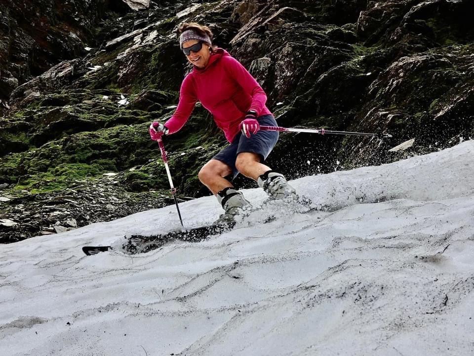 theiaincameron's tweet photo. Supreme effort today by Susan Houston at Aonach Beag. August turns are hard to come by, but skiing one of the few remaining Scottish patches is a trip worth making. Tarn the dog in hot pursuit.

📷 Mikey Houston https://t.co/TNSFQXxav2