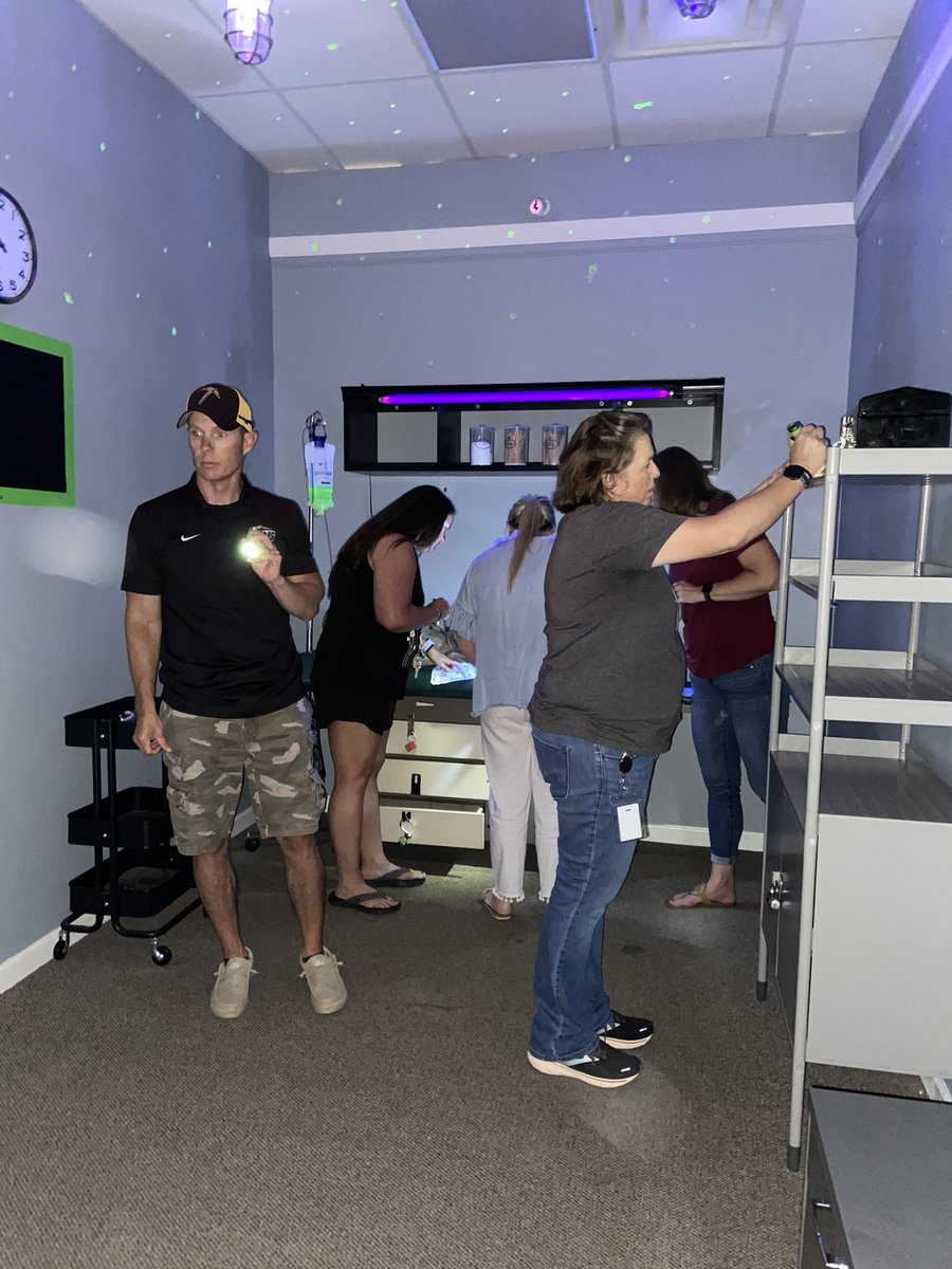 MsCaldwell65's tweet photo. Escape Room with awesome staff this week @ConcordMiddle #mineovermatter https://t.co/LoEX8dGP1K