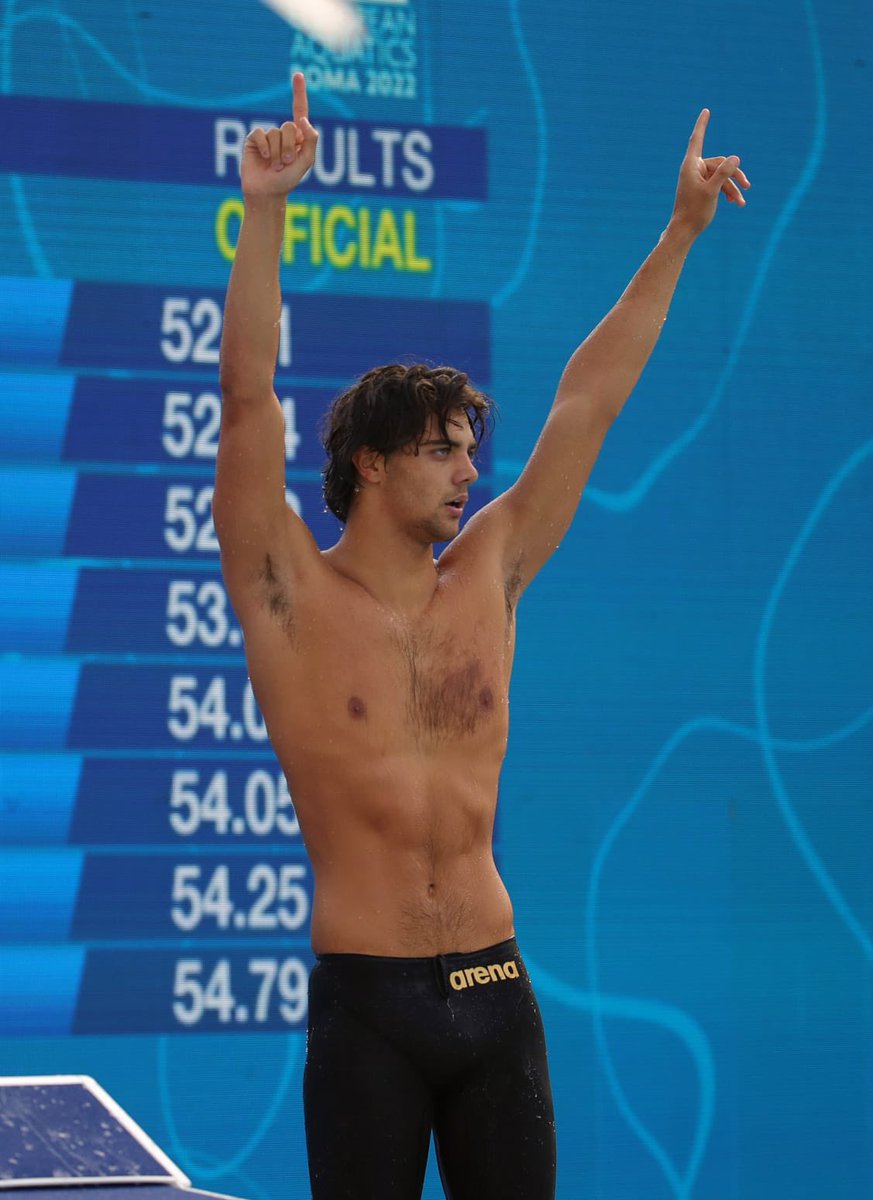 ItaliaTeam_it's tweet photo. SEMPLICEMENTE DOMINANTI! 💙

Thomas Ceccon, Nicolò Martinenghi, Matteo Rivolta e Alessandro Miressi dettano legge nella finale della 4x100 misti! 

A #Roma2022 tripudio #ItaliaTeam!

@FINOfficial_ https://t.co/xczaW8HzjJ