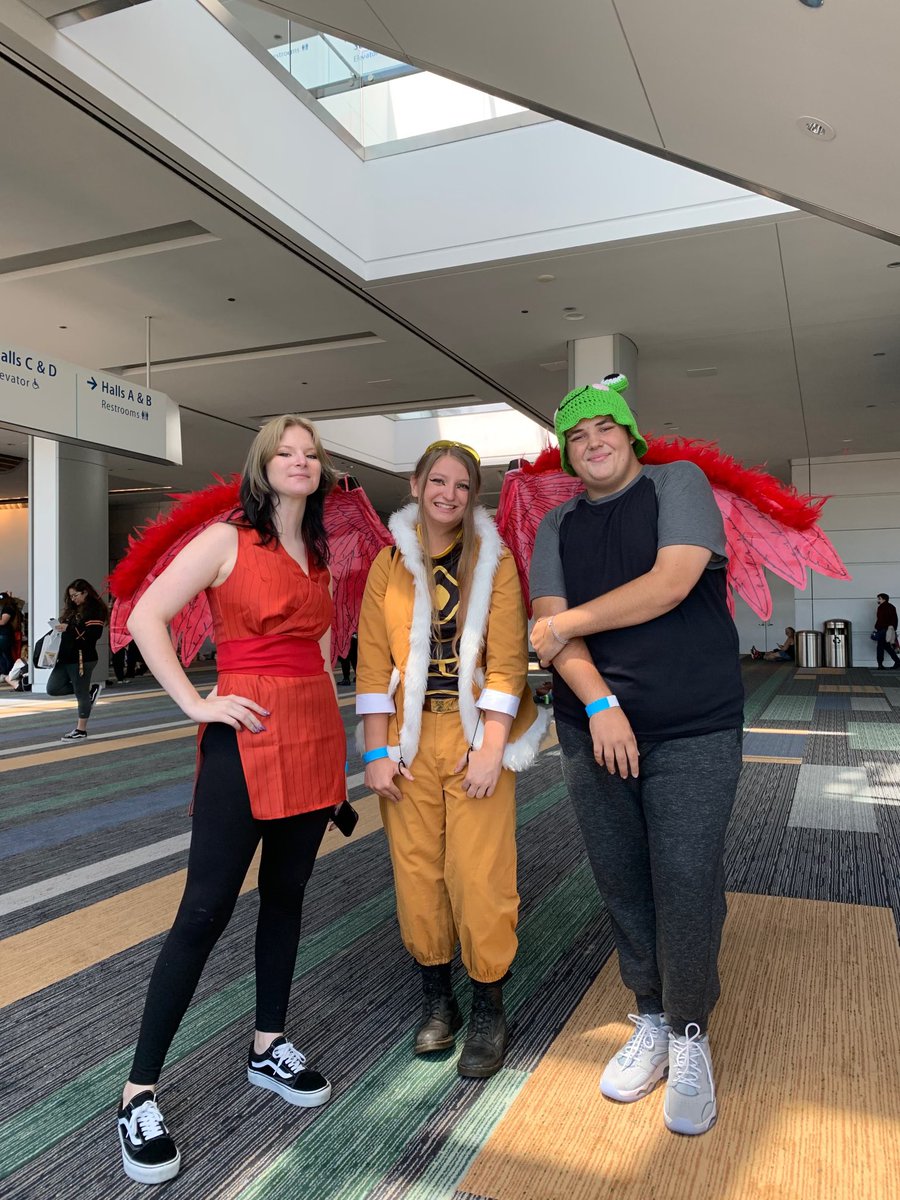 jocey_yoder's tweet photo. I had a blast at @superstar_anime this year! Having people ask for my picture was such a confidence boost 😭💕 https://t.co/3TXQCg1Dom