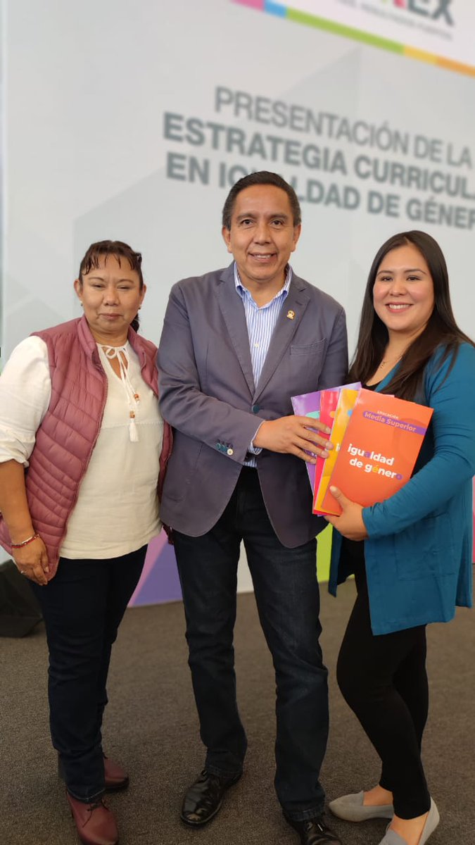 TinocoGRogelio's tweet photo. #IgualdadDeGénero #Edoméx
La estrategia curricular anunciada por el Gobernador @alfredodelmazo está dirigida a más de 3.4 millones de estudiantes y 120 mil docentes de #EducaciónBásica y media superior, quienes dispondrán de materiales educativos ... https://t.co/XhicgoXgL4