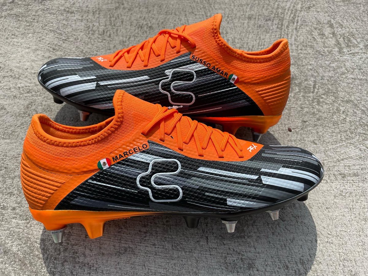 TachoMexTc's tweet photo. Un placer #entintardemagia los zapatos @CharlyFutbol #charlypfx de #gilalcala y modificar la suela de #fg a #sg #modomutante , @elcachas_ muchas gracias por la confianza #tachomex #tucalzadonuestrapasion #custom #personalizados #charly #pfx #customized https://t.co/iKi09ytQWj