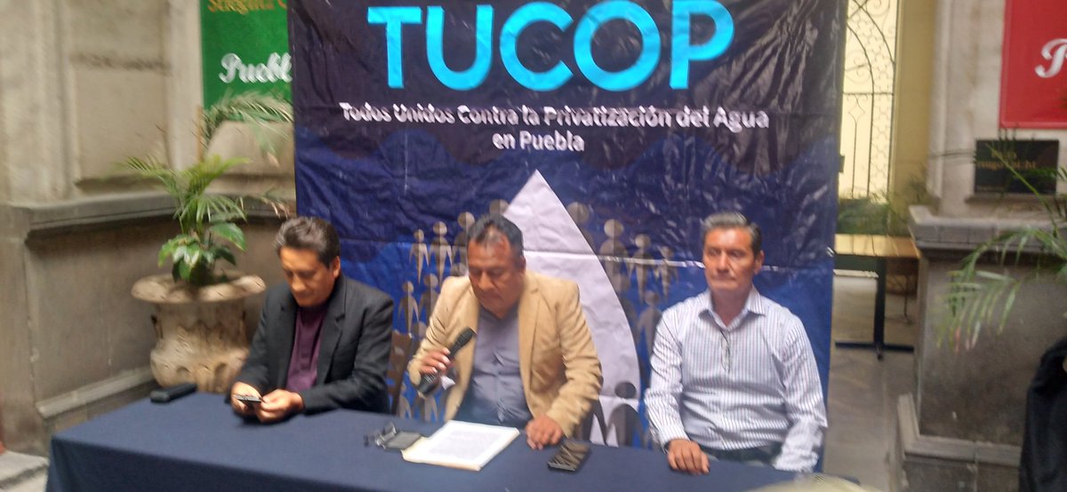 laprimeranota's tweet photo. Ciudadanos y extrabajadores despedidos por el #Soapap conformaron el Frente Todos Unidos Contra la Privatización del Agua #TUCOP quienes presentarán demandas contra @AguadePuebla. https://t.co/YlHN3TeTYw