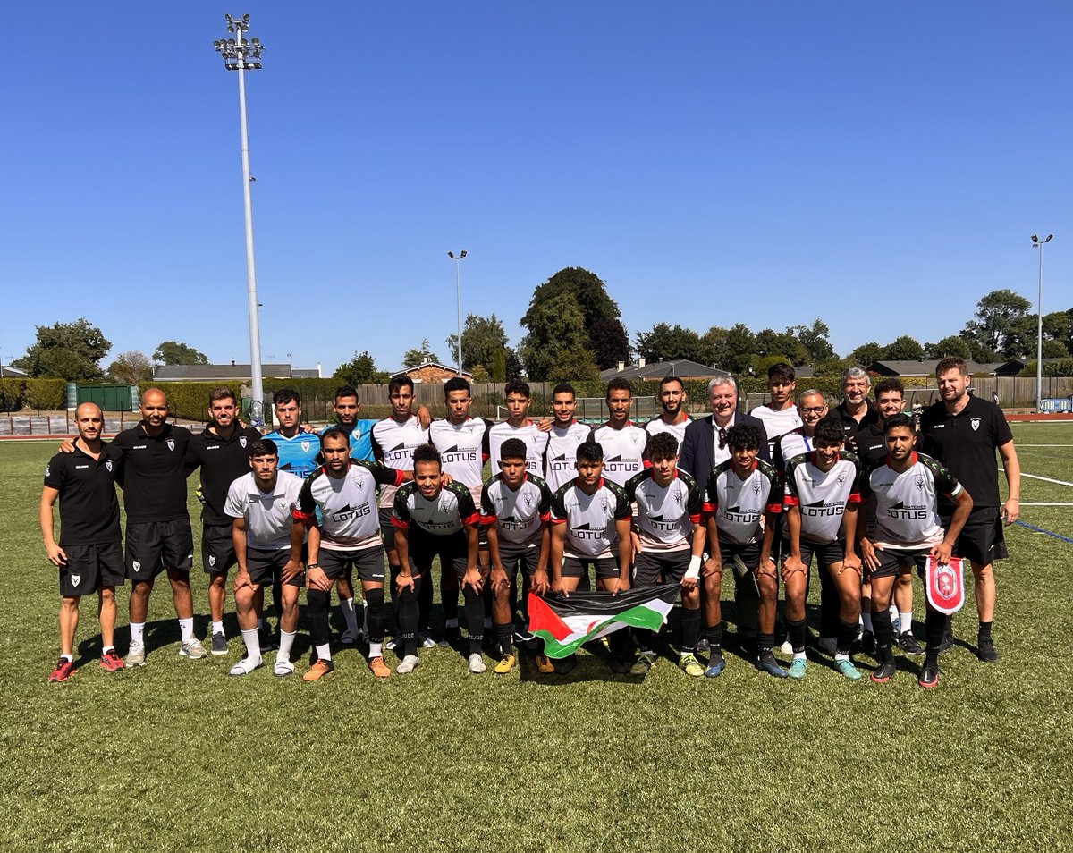 AfricaFutbolera's tweet photo. El Presidente de la Federación de Argelia, Djahid Zefizef, solicitó al Presidente de la CAF, Motsepe, revocar la 'ley' donde se prohíbe al Sahara Occidental jugar la Copa África.

La 'ley' se aprobó en Marruecos y con un vicepresidente de la CAF marroquí. https://t.co/m2i6KuYcwP
