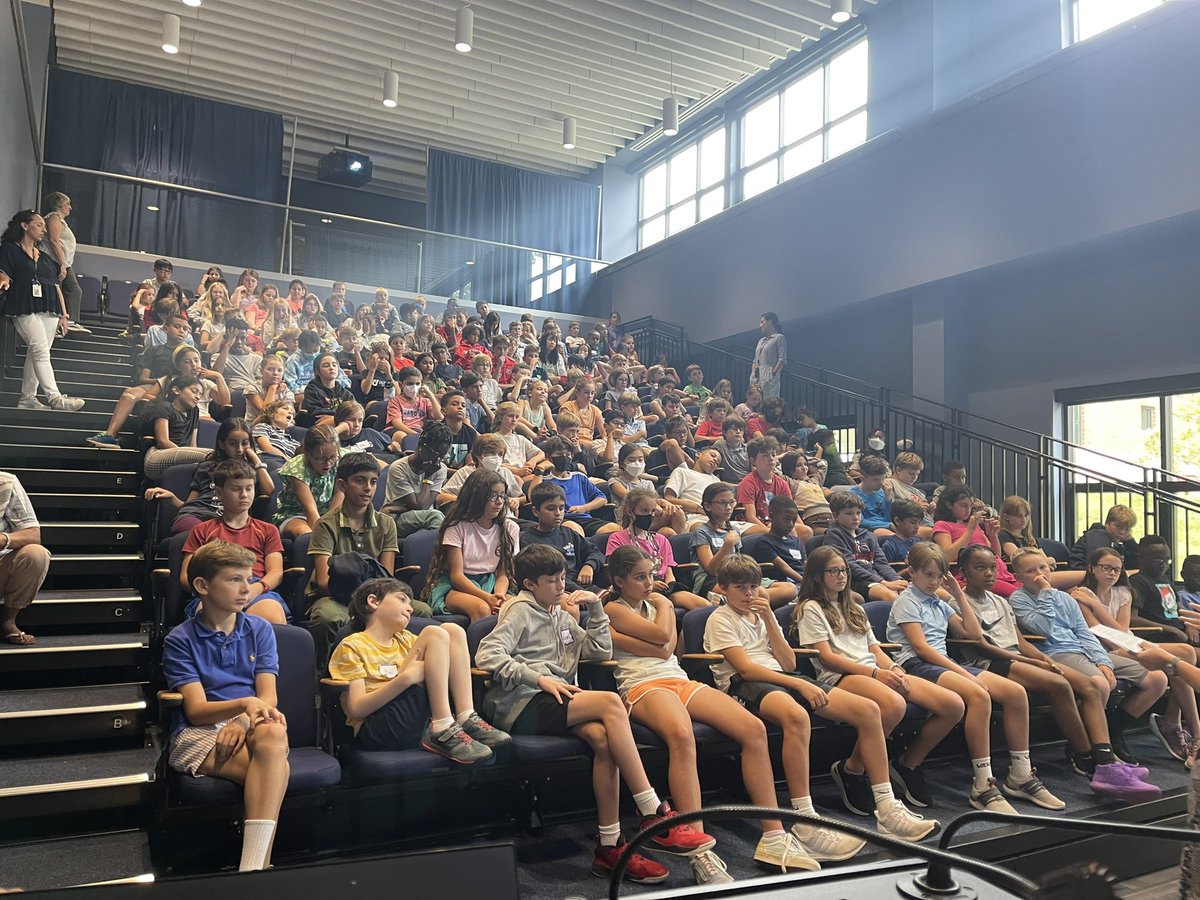 pdslmartin's tweet photo. First 5th Grade Assembly! #pdschargers https://t.co/YWiDMzPzdl