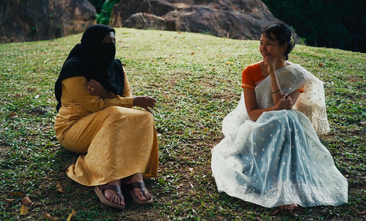 Menjadi Laila dan Sarah
Ridhwan Saidi, Malaysia, 2021

Percakapan antara dua wanita dalam mengeksplorasi dan mengartikulasikan ide-ide identitas dan kenangan.