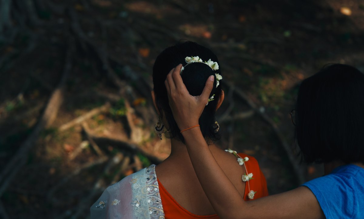 Menjadi Laila dan Sarah
Ridhwan Saidi, Malaysia, 2021

Percakapan antara dua wanita dalam mengeksplorasi dan mengartikulasikan ide-ide identitas dan kenangan.