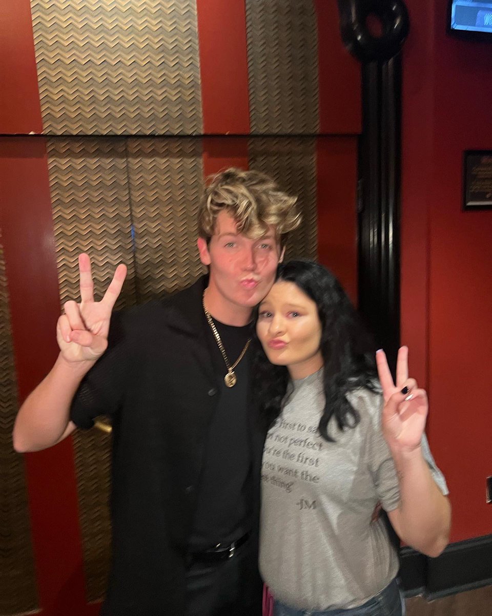 imyourperfectxx's tweet photo. last night❤️❤️❤️ @jamiemillmusic i miss you so much already🥺 https://t.co/t4uNqo3E2P