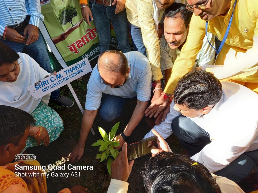 JnvSehore's tweet photo. Visit of H’ble District Collector Sh. Chandra Mohan Thakur to JNV Sehore and blessed for Plantation (1111). https://t.co/KIm7NrgLgM