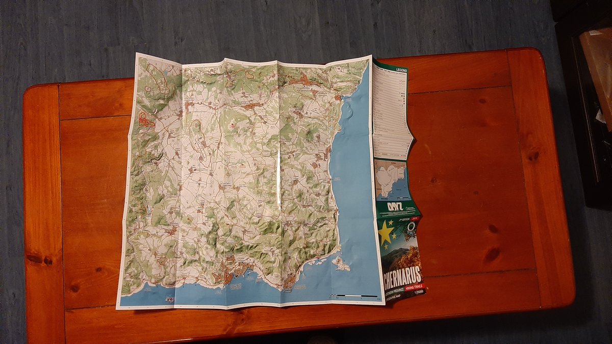 ZiggehGG's tweet photo. Voici ce qui est probablement mon morceau de 'merch' relié aux jeux vidéos favori, du moins un de mes plus uniques!

Une vraie carte de Chernarus (la map par défaut de #DayZ ), à l'échelle, avec la topographie.

Vous, avez-vous des items promotionnels ou de la 'merch' favorite? https://t.co/tcI5305KSB