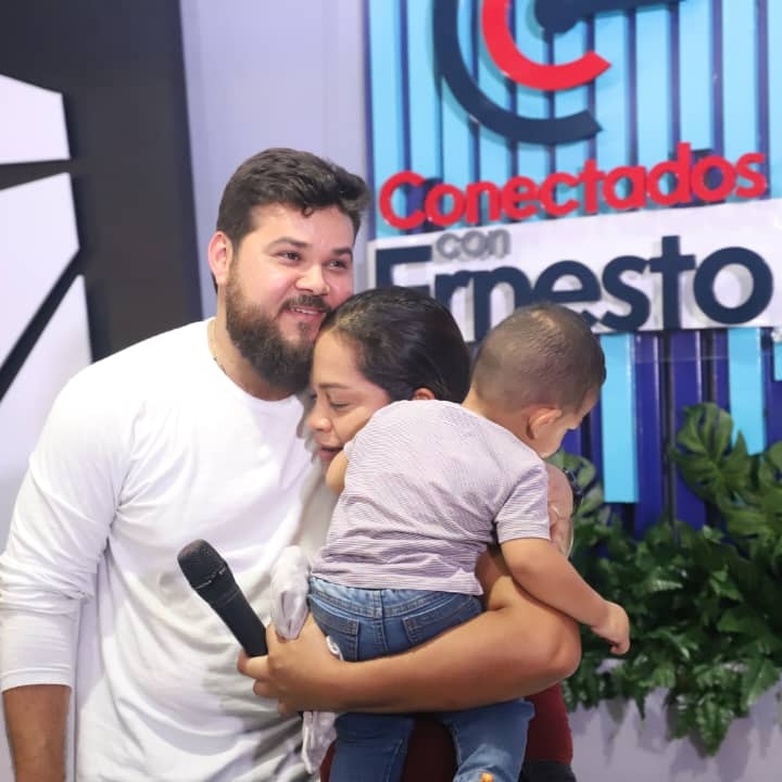 Brindan atención integral a niño monaguense con cataratas congénitas

• El pequeño Ángel Tomás Barrios será intervenido este jueves 18 de agosto para recuperar su visión.

#Monagas #Maturin #MaduroPuebloTrabajador
blog.venapp.com/post/62fd21d07… <a href="/NicolasMaduro/">Nicolás Maduro</a>