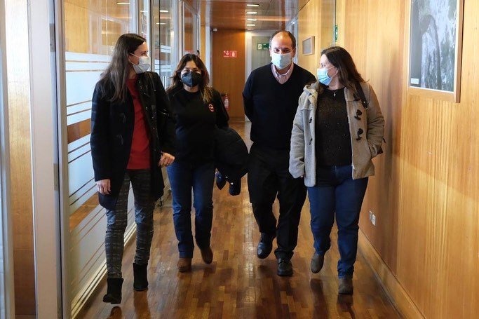 Cutchile's tweet photo. 🚩 La @ConcepcionCut (Paola Zúñiga, presidenta CUT Conce, y Jaqueline Herrera, vice Mujer CUT Conce) se reunió con el Gobernador Regional, @rdiazworner, y la presidenta de #ASIPES, Macarena Cepeda, con el objetivo de promover la generación de empleo en la Región del Biobío. https://t.co/b1CSTnj0P5