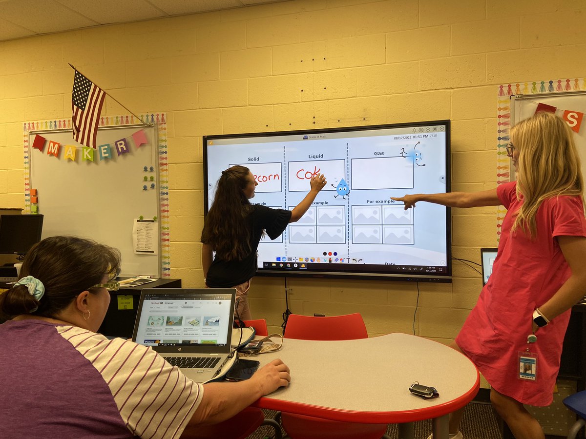 hreitDIS's tweet photo. Thanks for the deep dive into @ViewSonic for elementary educators Margaret! @MNickerso_DIS @MsHolmesDIS @Edugator1997  #FabuDIS5 https://t.co/8TV37P5XpK