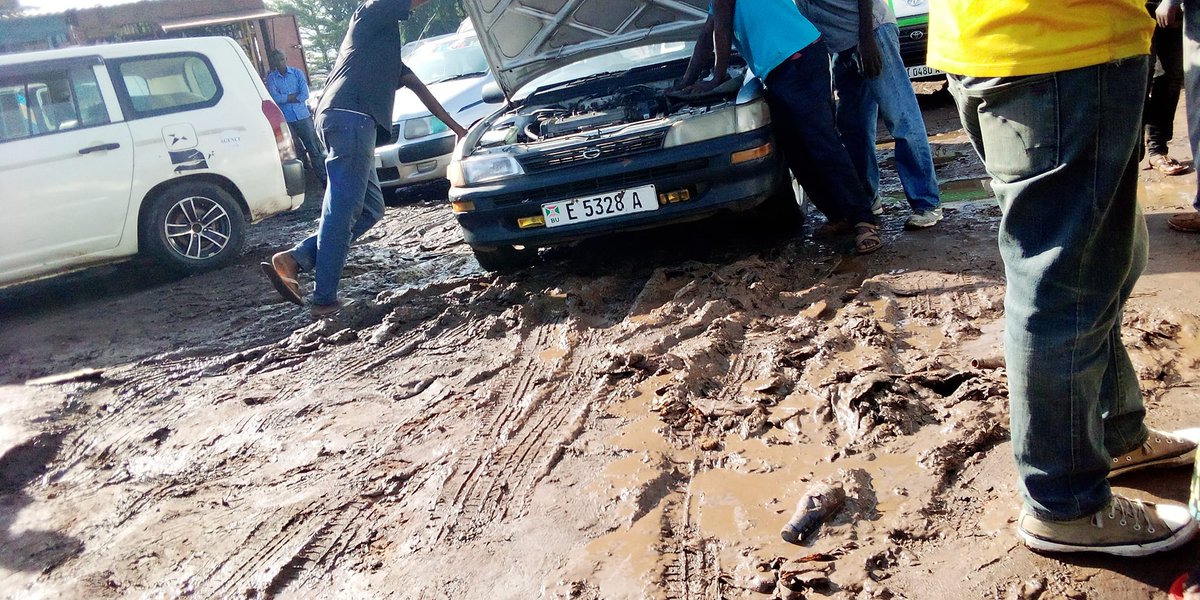 MweneKajekurya's tweet photo. I will excuse my government on everything else including fuel shortage but not this filthiness. This is too much for a country among the most beautiful the world has. https://t.co/A8JbsbMLgq