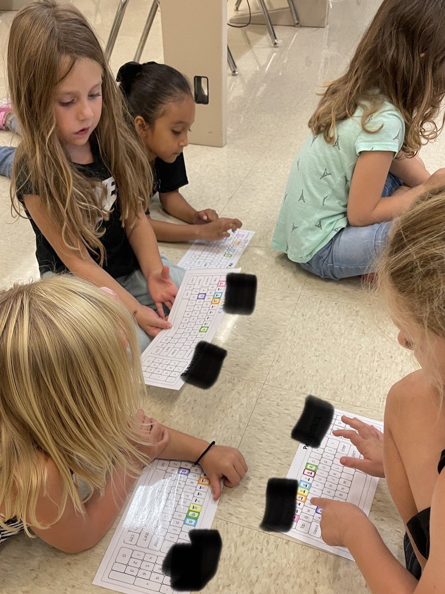 RobinKRyan's tweet photo. Kinder Ss @ClarkCreekSTEM practicing their computer login &amp; passwords on their own personalized color coded keyboard. #CSforall @YackeesKinders @lauracasey3 https://t.co/V1CTvzEsvW
