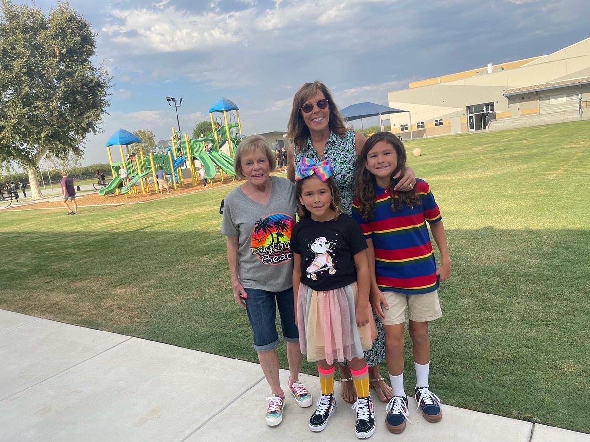 JulieBoesch's tweet photo. Super excited to see our families today!! #wearemaplemustangs https://t.co/9AKPcVDFSX