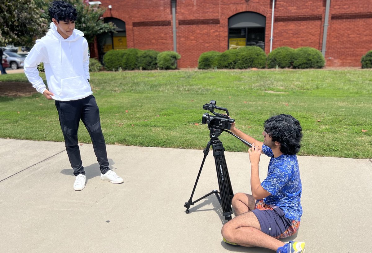 SouthForsythHS's tweet photo. Mrs. Miller’s Audio Visual-Level 2 classes practiced using manual settings on new cameras today. The clouds and sunshine provided great opportunities for students to apply what they have learned in class. @FCSchoolsGA @FCCollegeCareer https://t.co/SG45rmidt6