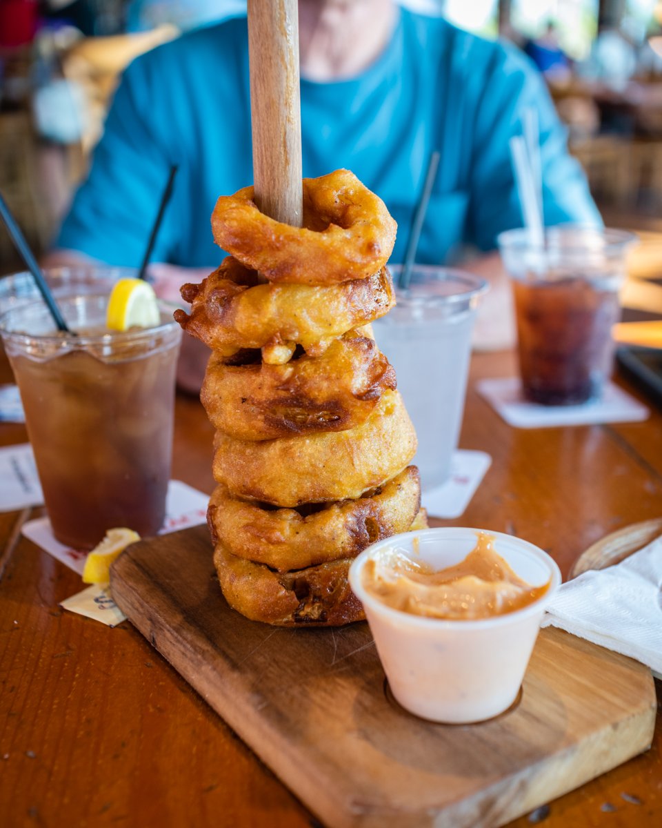 BaitBimini's tweet photo. You'll be hooked after one bite of our fresh, filling onion rings. Just make sure you bring your appetite! #BiminiBaitShack #FortMyers #FortMyersFoodie #FortMyersEats #WaterfrontDining #HookNCook https://t.co/dS2YecTNdC