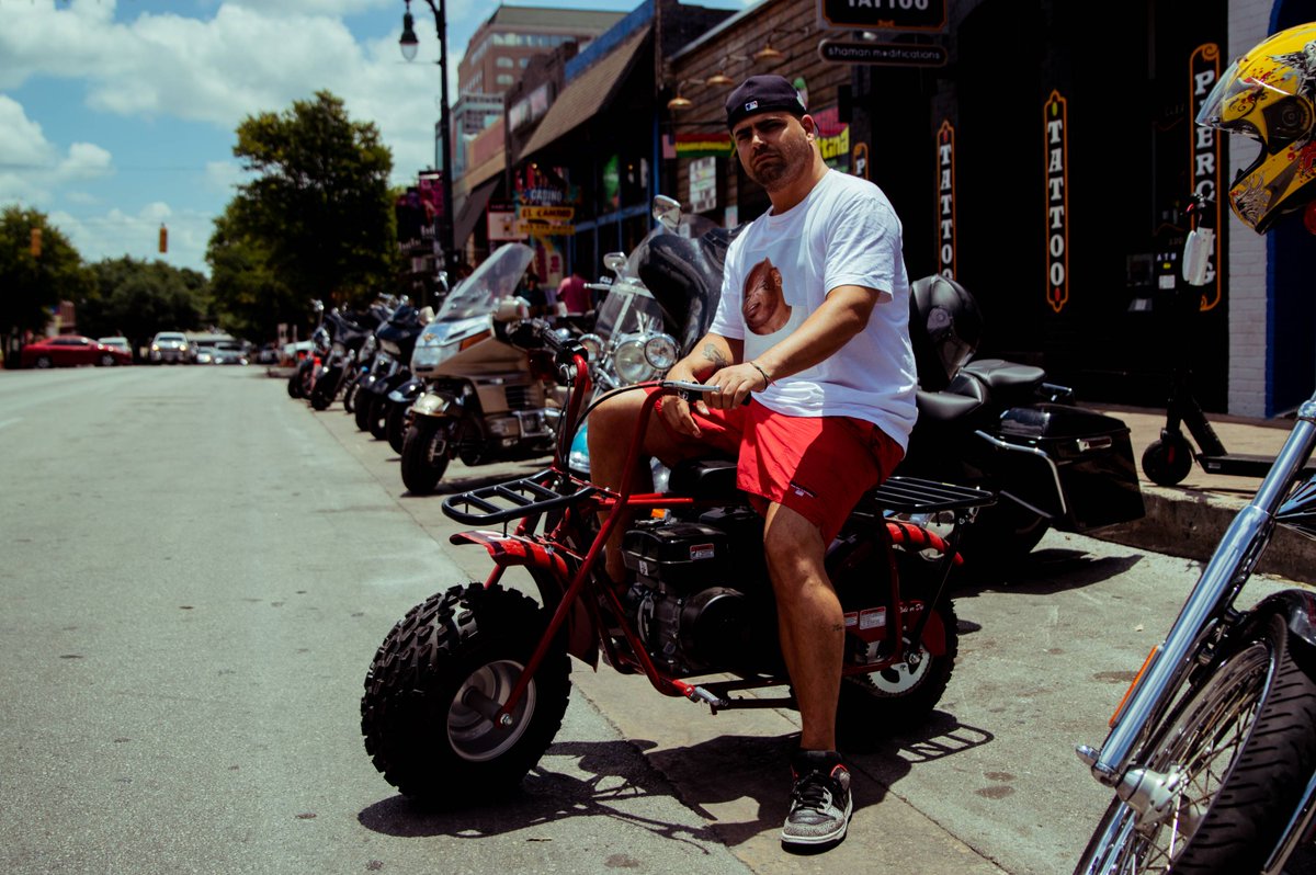 ItsOrderMySteps's tweet photo. #OMSmedia4u Features Photography Artwork by #OMSsuccess Photographer PHIL ALLEN who shot #SXSW22. An #OMSnetworking Partner 
🎨 "Photo at #SXSW2020 before COVID. Signifies a life changing time in my career where I found a passion and my style as a photographer."
#HumpDay https://t.co/pcyYwkrM5s