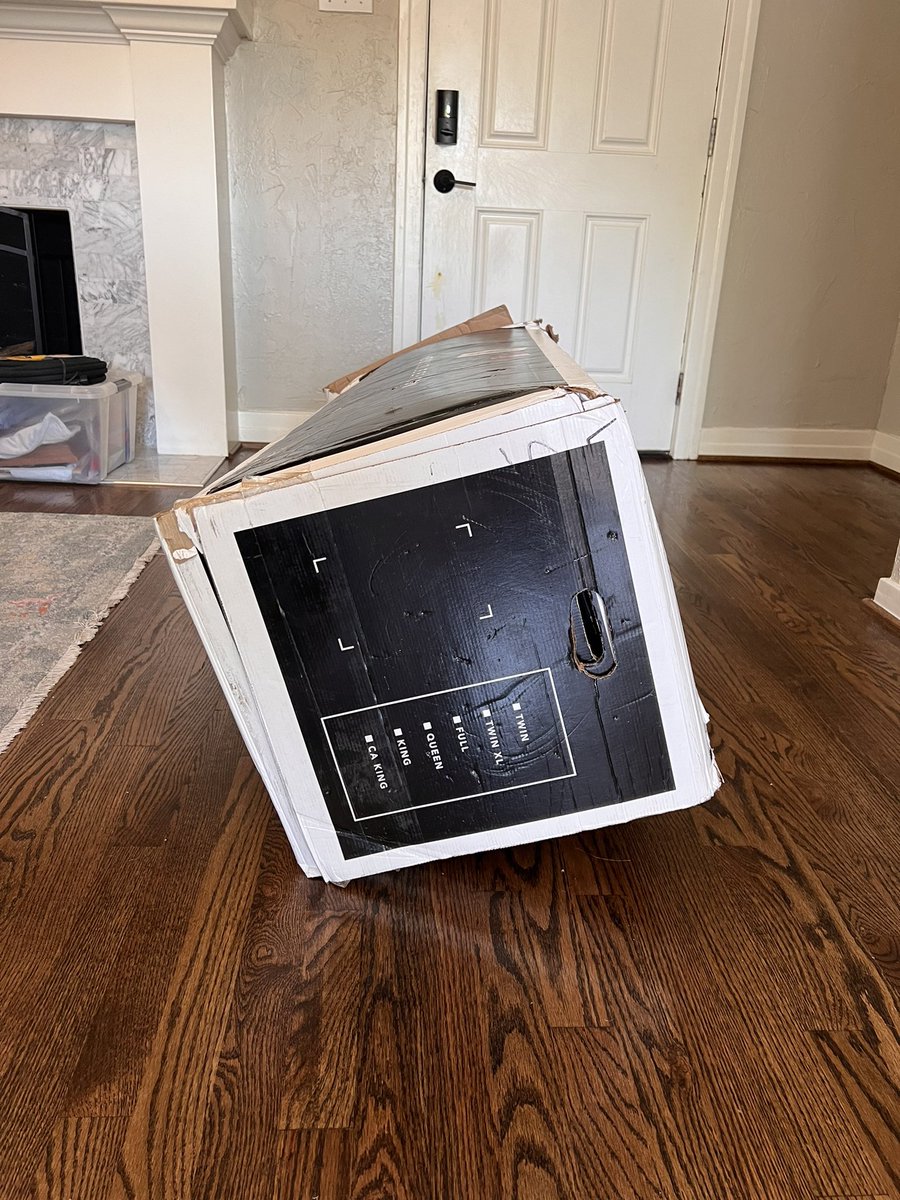 TheRealDickk's tweet photo. Just got my @HelixSleep mattress. I’ve never seen a more poorly packaged product in my life… pretty disappointing for a $3k mattress. https://t.co/dJuE0tEIKH