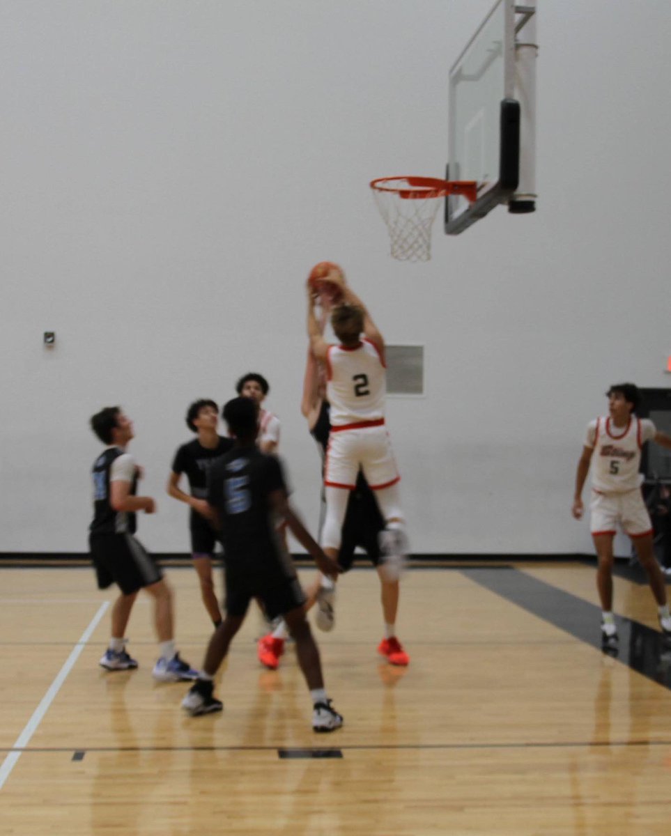 ReidGlaros's tweet photo. 6’6 power/stretch forward | 200lbs | rising junior excited for next level hoops @DartCoachMac @CMU_TartanHoops @CoachJimEngles @mmartinbrown @mitchhendo_ https://t.co/bkQPruX0Qq