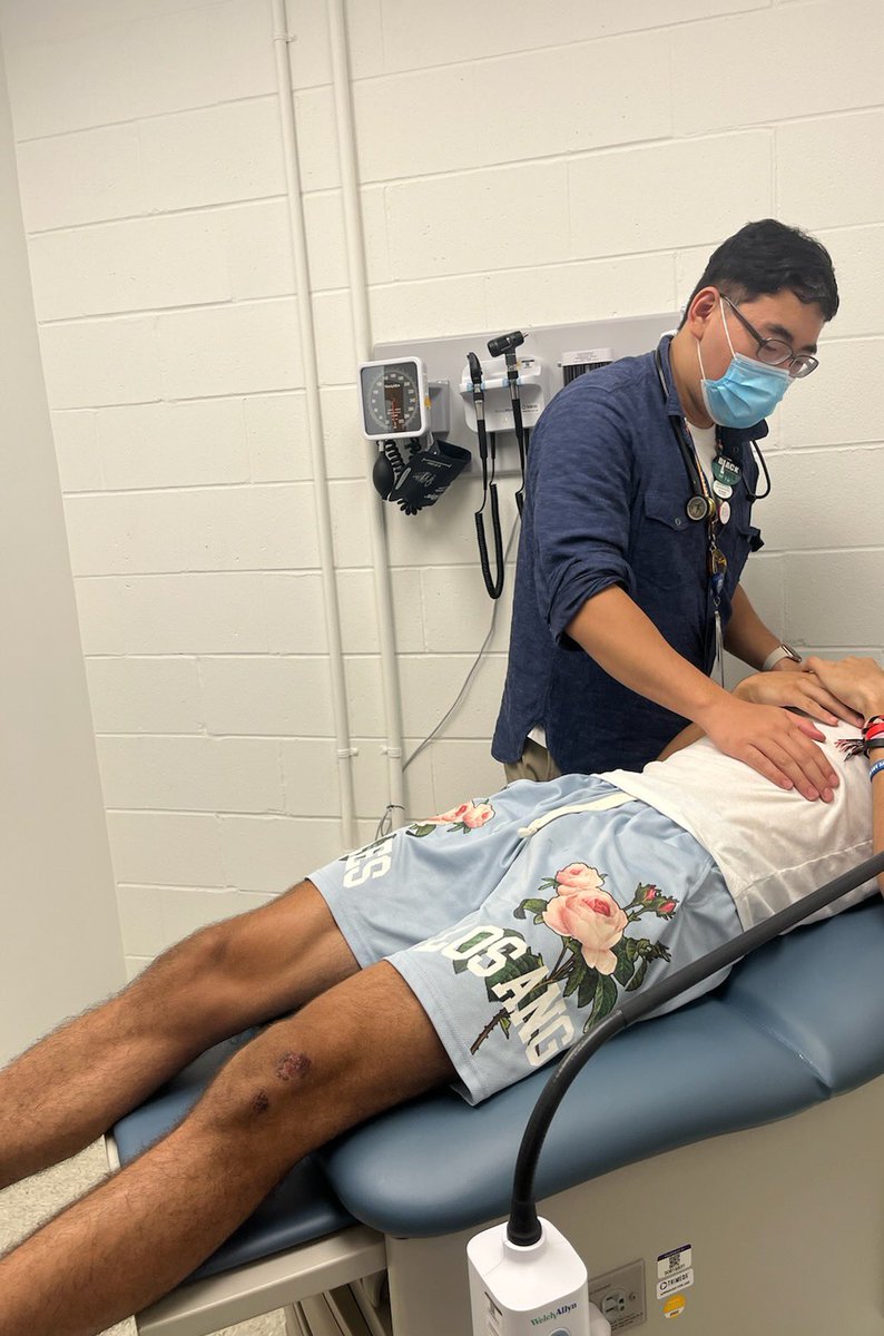 TuftsFMR_CHA's tweet photo. Day 1 of our @MaldenHS_Sports physicals in the books💪🏀🏈 Great kids & great way to use our new school based health center! #FMRevolution #familymedicine #communityhealth #sbhc @TheCityofMalden @Malden_Schools @challiance https://t.co/Mz2wS31Eo7