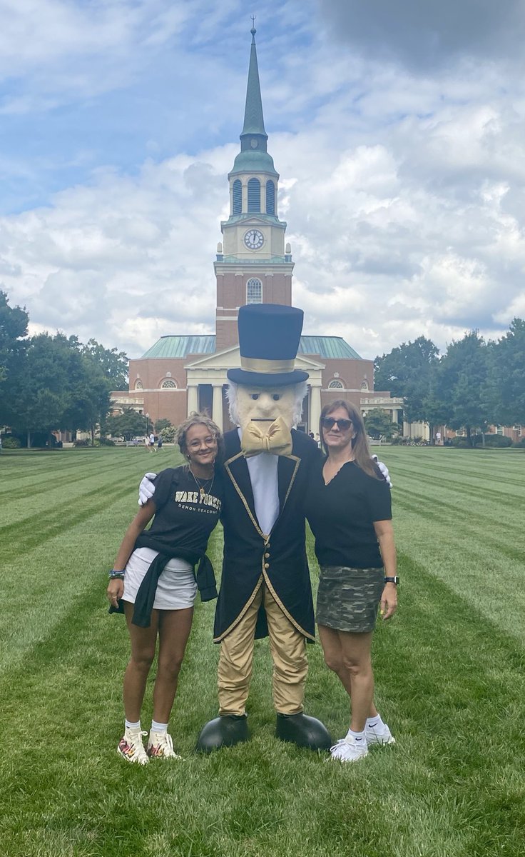 AKASMOM's tweet photo. My Demon Deacon @anisa_arrington @WakeForest 🖤💛 #GettingSettled https://t.co/H2x4sxU32E