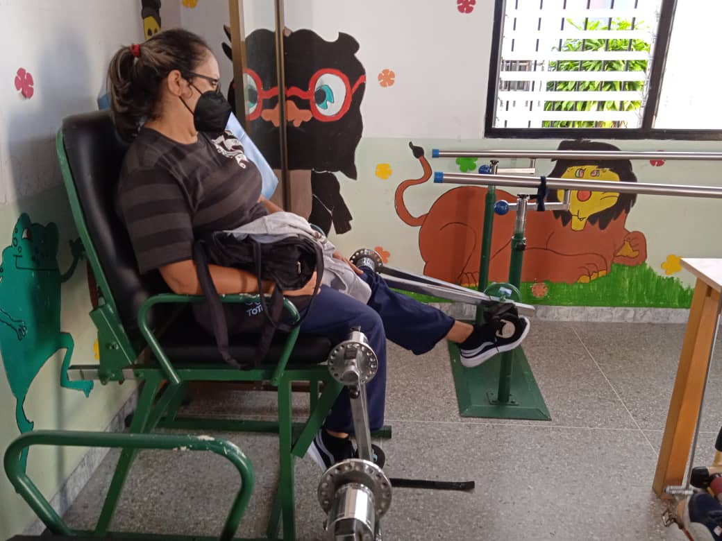 Sofi_256lp's tweet photo. El programa "Buen Vivir del Diabético" celebró su 14 aniversario, con un operativo realizado en la Sala de Rehabilitación Integral de los Sauzales, donde se prestaron consultas de medicina general, valoración nutricional y vacunación contra la Covid-19.

#MaduroPuebloTrabajador https://t.co/EcEMm3zFTC