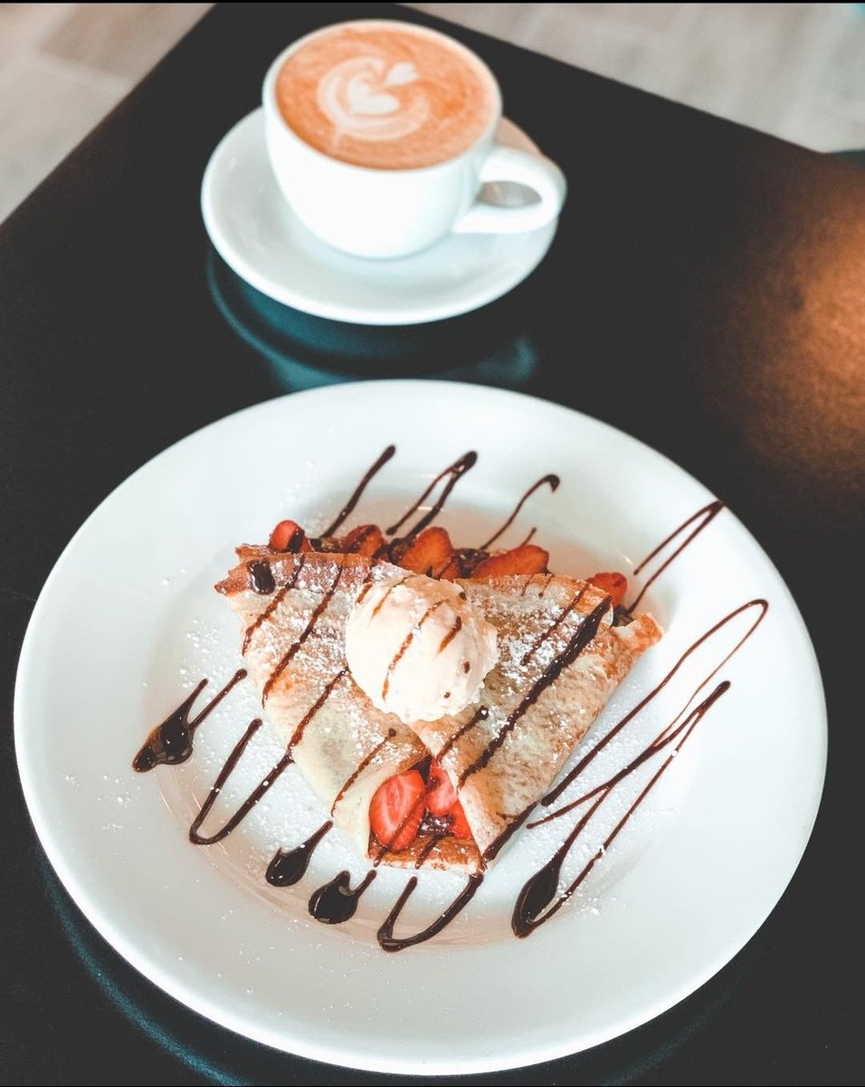 4Monkeyscoffee's tweet photo. Consiente tu paladar, ven y disfruta de un rico latte, acompañado de una riquísima crepa. 4🐒☕😋
☑️ Antiguo Cuscatlán
☑️ Edificio Colabora, colonia Escalón
#Cafecito #cafe #4Monkeys #elmejorcafe https://t.co/3wyiBOeC6x