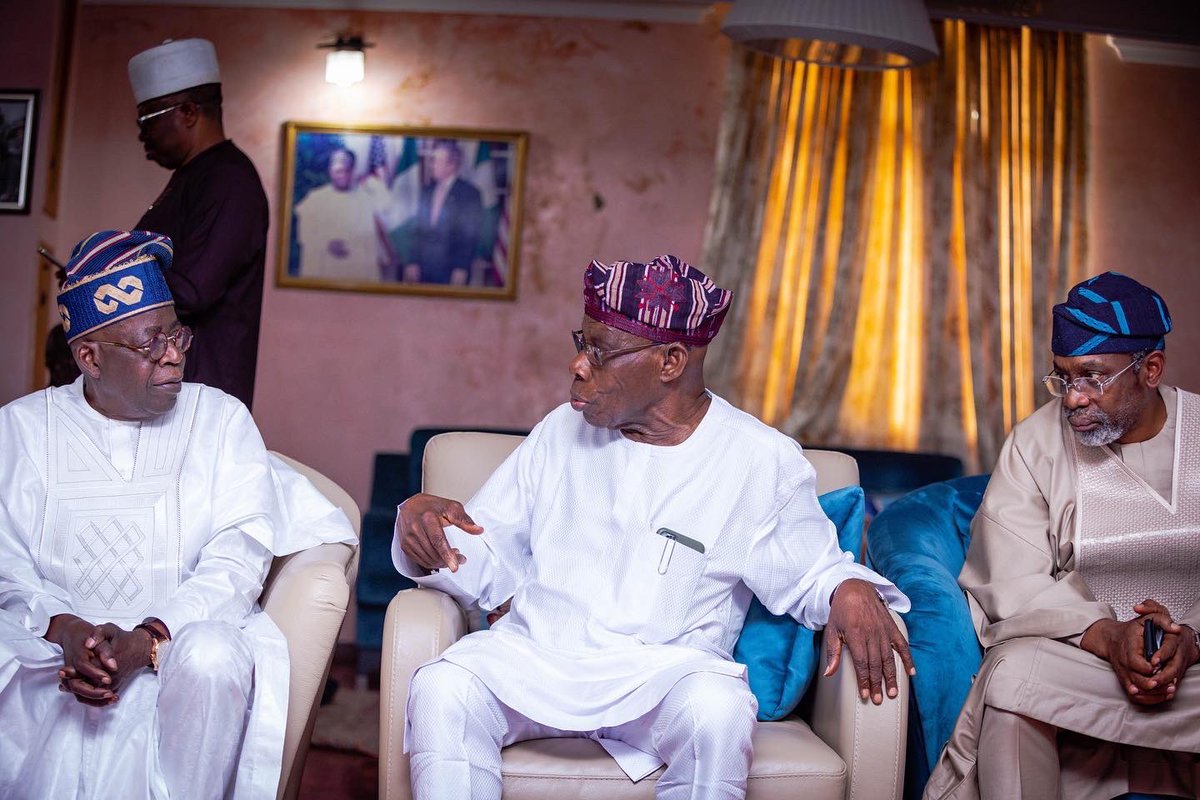 AsiwajuSupport's tweet photo. Asiwaju is one in a million. A unifier, a detribalized Nigerian of proven antecedent. He makes friends beyond ethnic and party lines. The most sacrosanct to him is humanity before other consideration. With the level of polarization in our polity today; Asiwaju is our only choice. https://t.co/6eWvIzXKg7
