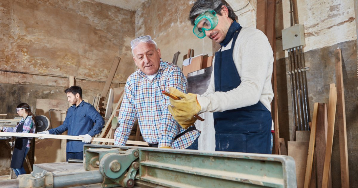 lowesfoundation's tweet photo. Break into the industry with these 5 entry-level jobs.  
➡️ https://t.co/hRNiHCKnNY
#generationT #skilledtrades https://t.co/vZuRFaEXNF