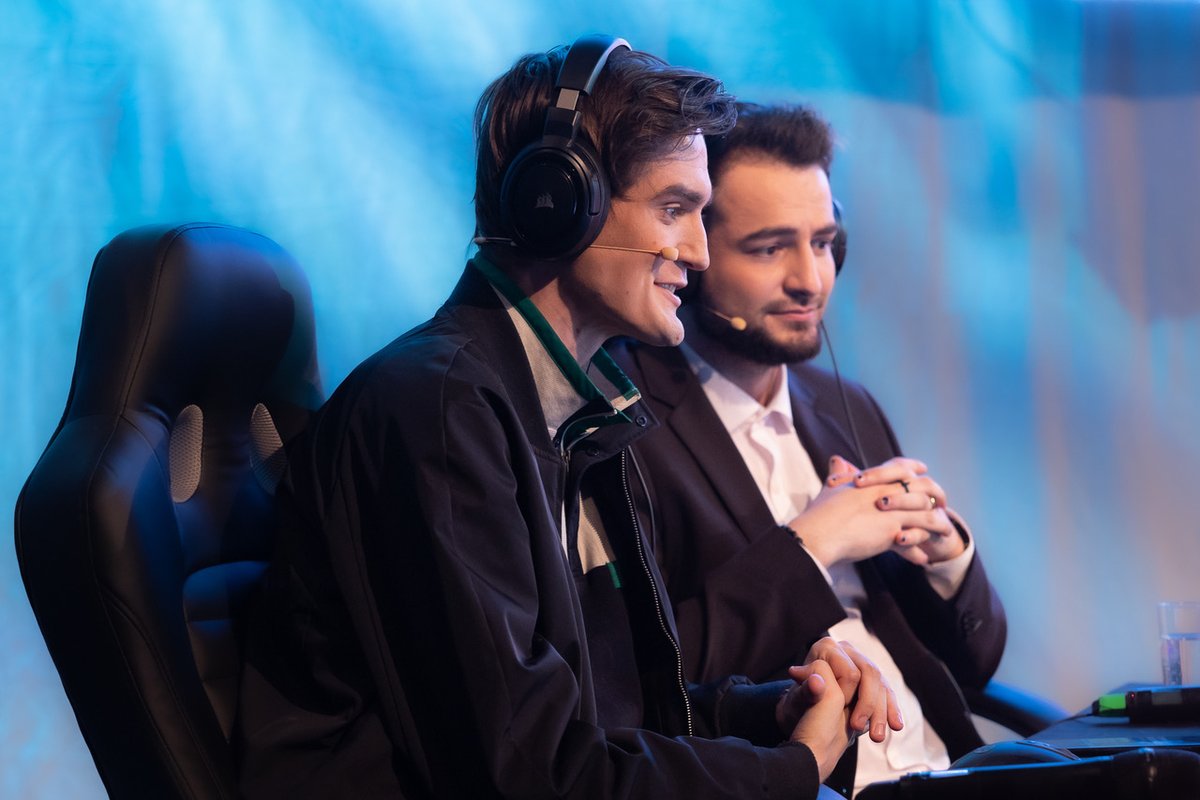 Wirtual's tweet photo. It's surreal that part of my job is to commentate Trackmania matches with my best friend. Life is good.

📸@thhmoen https://t.co/1ITQgnVQdi
