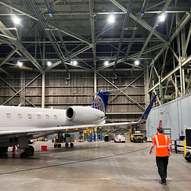 FlyCommuteAir's tweet photo. Don't see many #WingletWednesday shots indoors 😉

Today's 🐪 day view comes from inside one of our hangars during an "RON" (Remain Over Night) stay.

https://t.co/yzYDu31K3a
⁠
#aviationdaily #avmaintenance #avgeek https://t.co/pWRumA6vTC