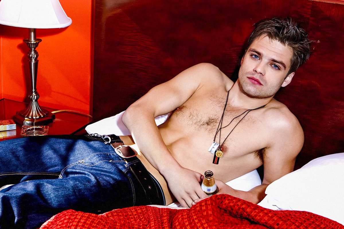 thinkersebstan's tweet photo. sebastian stan was INSANE for this https://t.co/hIWv4n3hWV