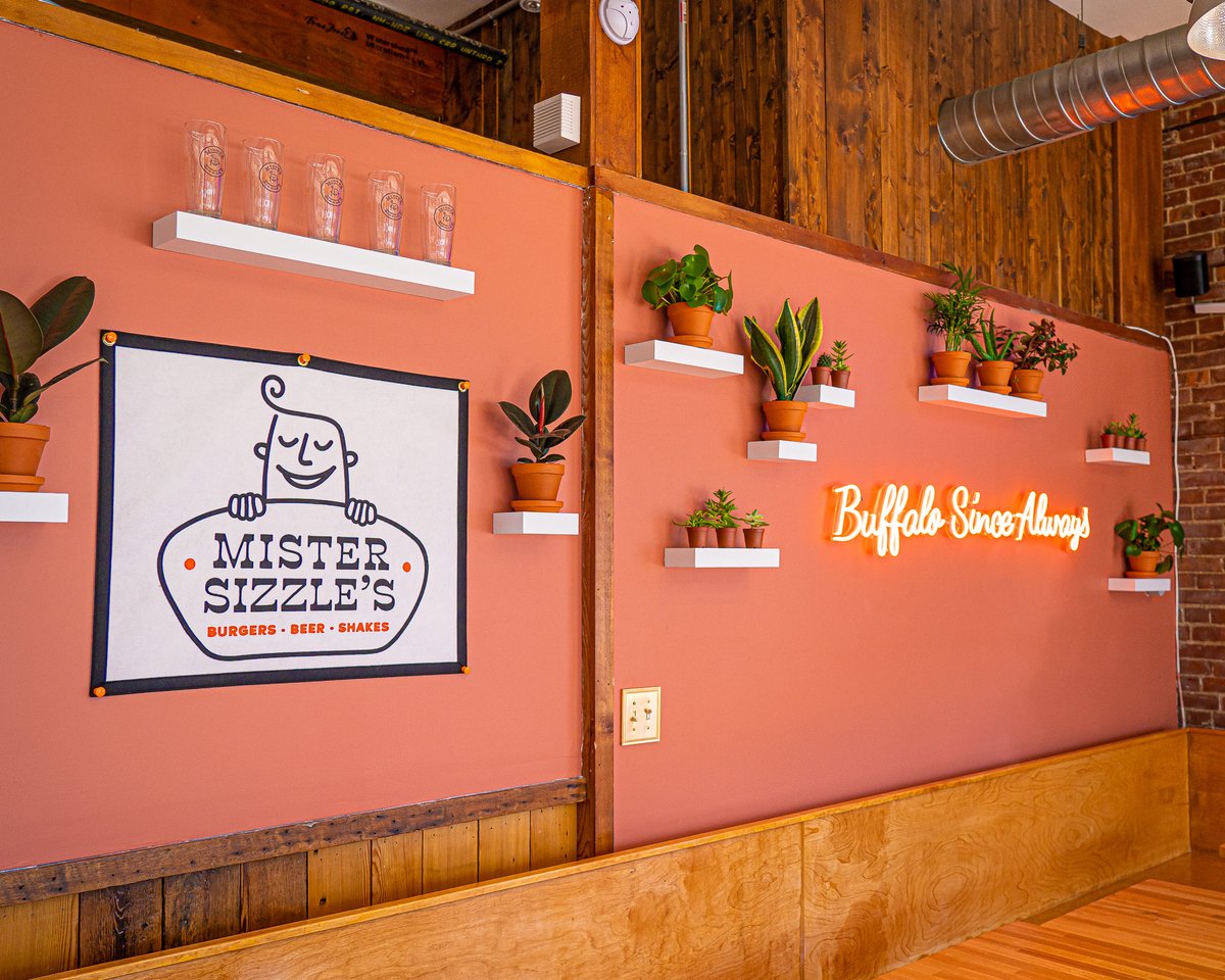 mister_sizzles's tweet photo. Feels like home. 🥰

#MisterSizzles #BuffaloSinceAlways https://t.co/tvtJVKQeAz