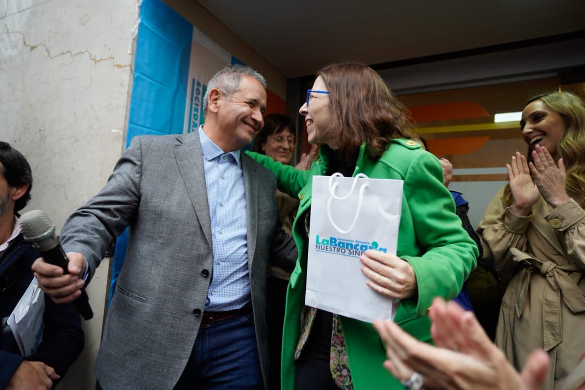 En el día de hoy firmamos junto a la Presidenta del BNA Silvina Batakis y las autoridades de Nación Servicios, el acuerdo mediante el cual a partir del 1/9/22 la empresa Nación Servicios aplicará a todos sus trabajadores/as el CCT18/75 de la actividad bancaria…