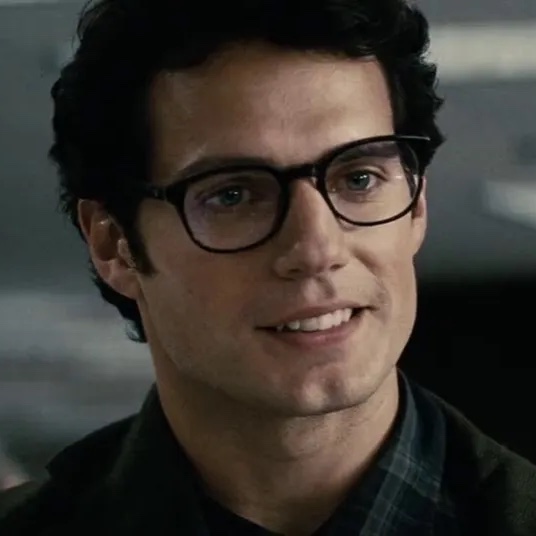 geekculturexp's tweet photo. Have a gut feeling we’re going to see Henry Cavill in #BlackAdam. But not as Superman. But Clark Kent 🫣 https://t.co/0KxY7lw5QB
