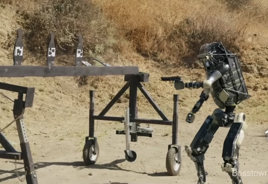 tata_tea's tweet photo. soldier of the future https://t.co/5Lfvja3Is2 @YouTubeより

🤖🤖🤖🤖🤖
😨😨😨😨😨 https://t.co/NYmCC8W4TF