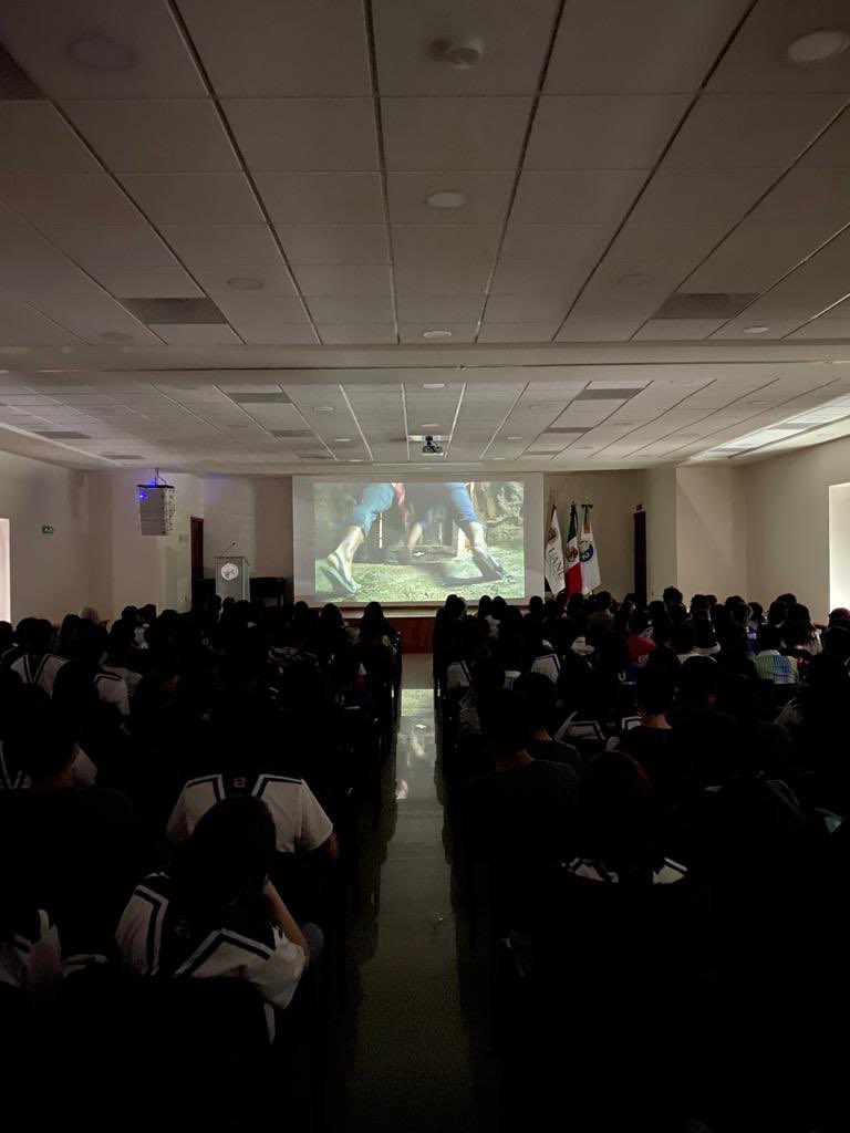 tresmultimedia's tweet photo. 📹 #EnCobertura Ciclo #FlashForward en la @Prepa2UANL 

#18ficmonterrey #teamtm #videomemoria #monterrey https://t.co/7508xC8g6n