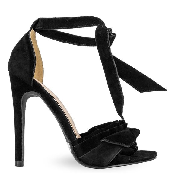 DonnaRinger3's tweet photo. So good I had to share! Check out all the items I'm loving on @Poshmarkapp from @arlene4labs #poshmark #fashion #style #shopmycloset #chanceorfate #chasechloe #vincecamuto: https://t.co/skWfSWL3Is https://t.co/2WwyPpY28W