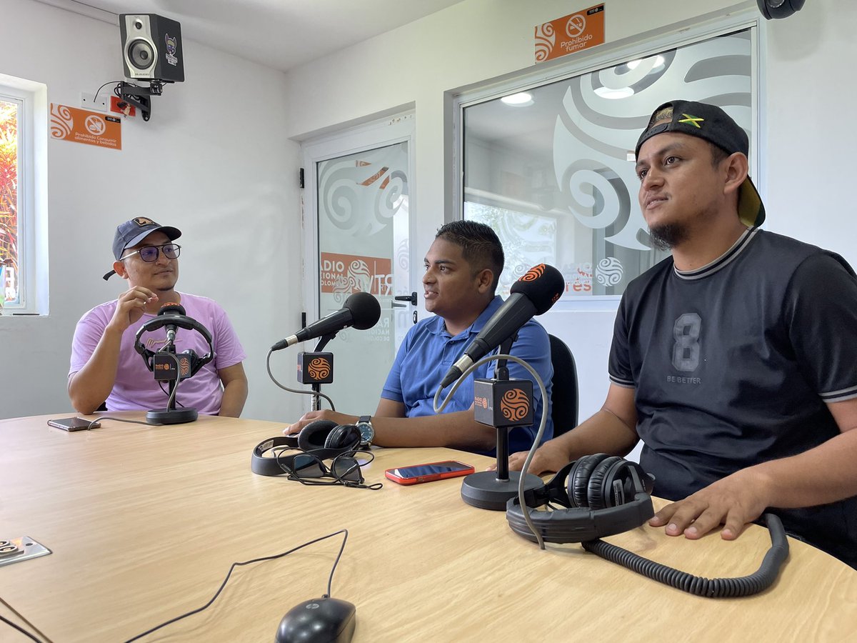 RadNalSai's tweet photo. En #LaTarima los creadores de @JunewsCo nos cuentan sobre los retos y desafíos al momento de crear contenidos para redes sociales. #AlAire en los 99.5FM @RadNalSai https://t.co/uZebYC7Jv6