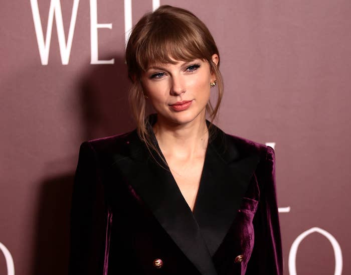 BuzzFeed's tweet photo. It turns out that Taylor Swift was a massive Twilight fan just like the rest of the world in 2009. https://t.co/ozTwB1s3NU