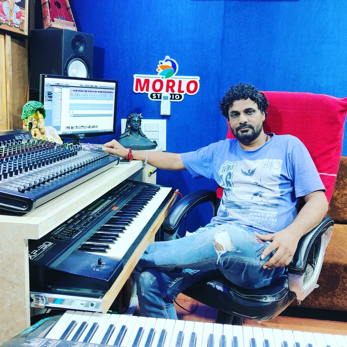 iam_morlo's tweet photo. My Morlo Recording studio patan

@iam_morlo 
@morlogroup 
@iammorlo 
#Shaileshgoswami
#Morlo #Shaileshgoswamimorlo https://t.co/cGOYb1Tpgr
