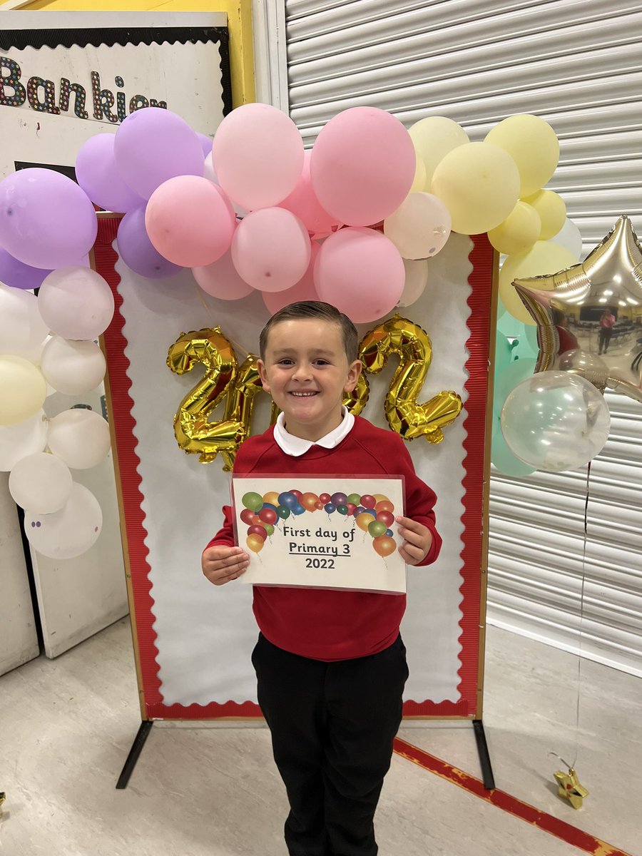 MissHarris2020's tweet photo. First day of P3 😁🌈 (3) https://t.co/aIrJIconk2