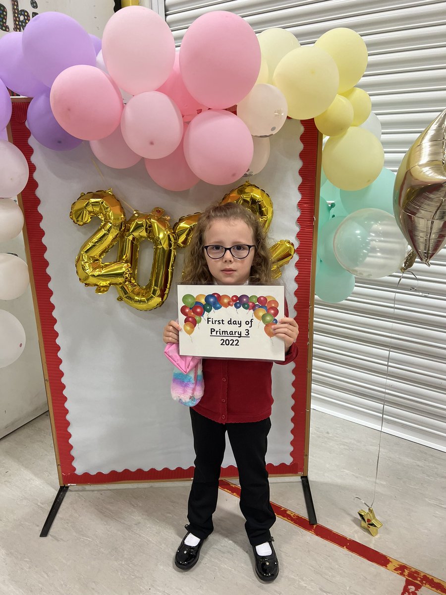 MissHarris2020's tweet photo. First day of P3 😁🌈 (3) https://t.co/aIrJIconk2
