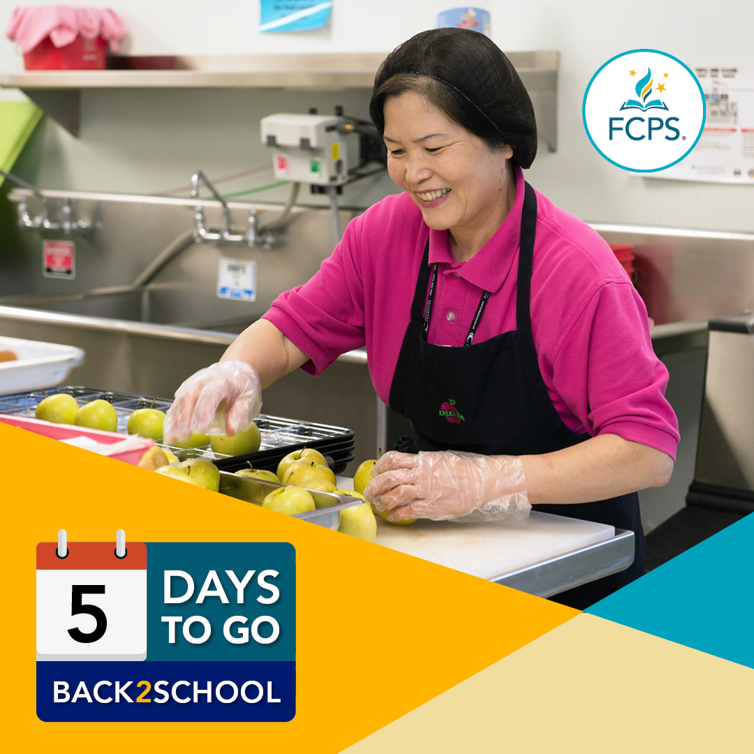 5️⃣days until #FirstDayFairfax! The USDA has ended the program to provide public school students with no-cost meals. This year parents should provide their children with money or packed lunch. Click the link to apply for a free or reduced-price lunch.
 bit.ly/3Qs86zs.