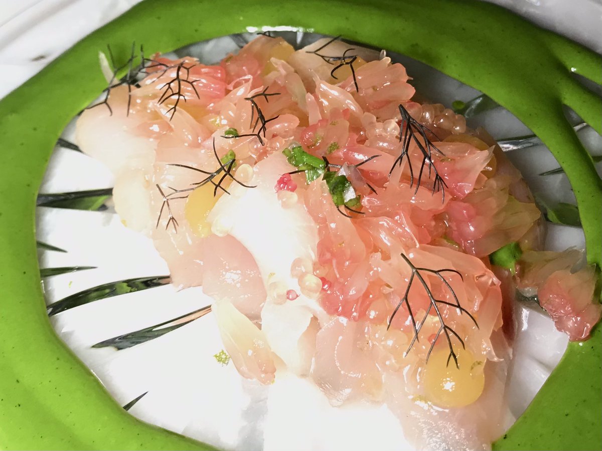 commecestbon's tweet photo. 2nd Starters:“Egg-Sturgeon-Chive”,“Hamachi-Tomatillo-Citrus”,Langoustine-Curry-Perilla Seed”

#Chainedinner #ChainedesRotisseurs #ChaineBangkokRattanakosin #IgnivBangkok #michelinstar #StRegisBangkok #commecestbon #dinewinestyle #กอมเซต์บง #กินดื่มเที่ยว #สายกิน #มิชลิน #foodies https://t.co/FfCcXNUFtz