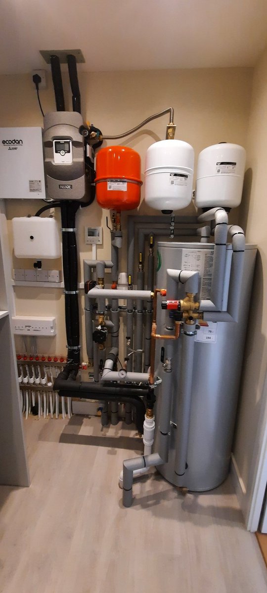 77jking's tweet photo. Another project finished up!
8.5kw @Ecodanheating and @ViessmannUK solar thermal. 
@maincor ufh throughout. https://t.co/bHvNWeVLVF
