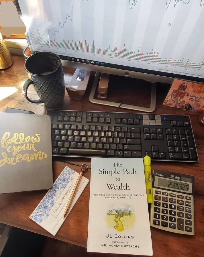 tyla85d's tweet photo. A good afternoon always has a cup of coffee and a book worth reading many times https://t.co/qvDU7En3qK