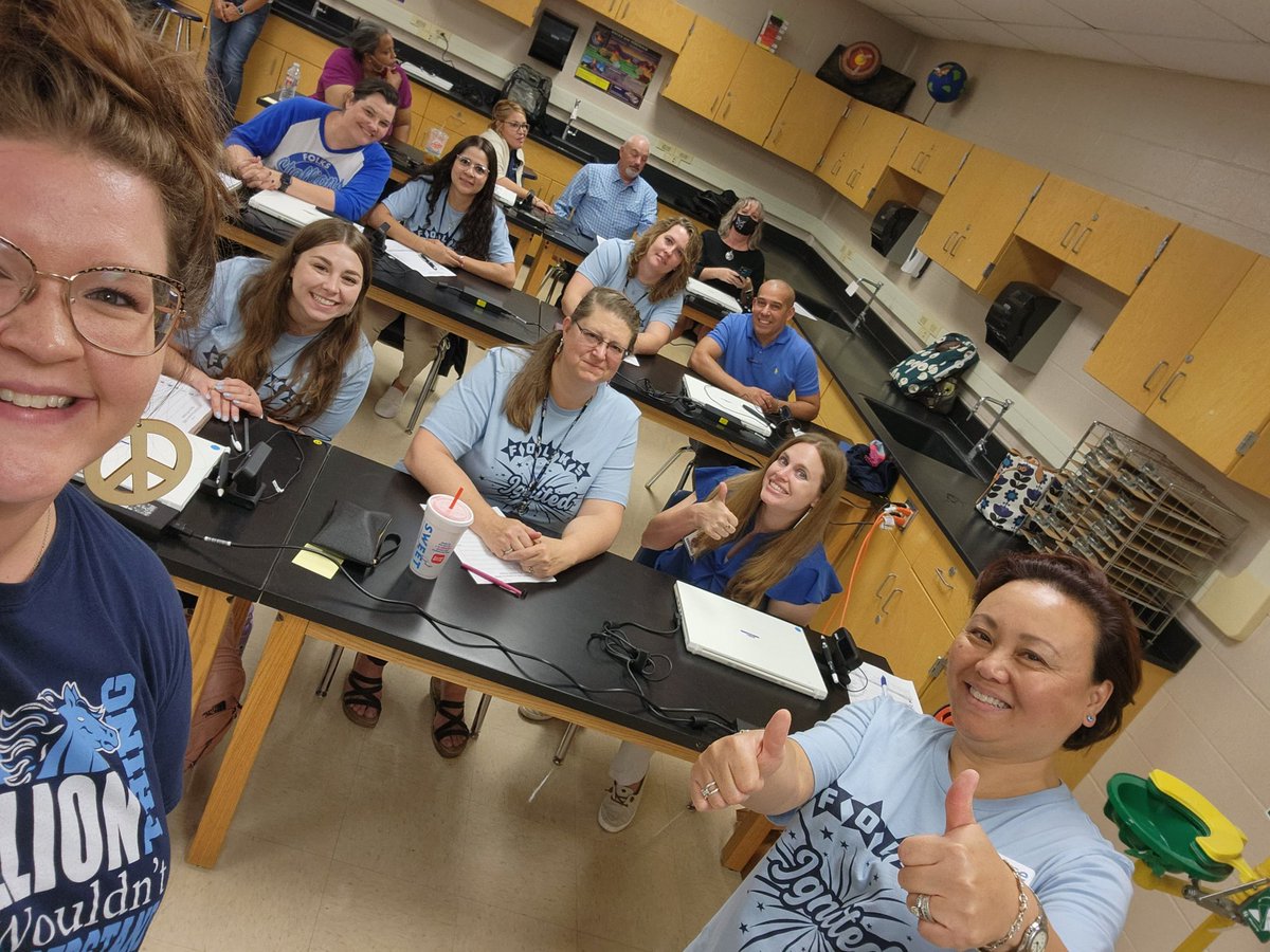 leejin_mendiola's tweet photo. @NISDMSScience @NISDFolks  #NISDzSPACE #zspace Folks MS is here to learn zSpace. We can't wait to use this with our students! https://t.co/2aRpqX6AO6